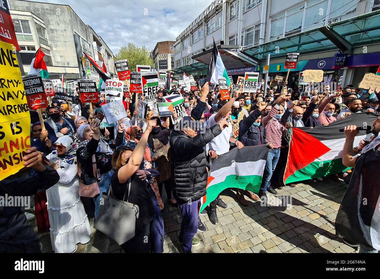 Pictured: Palestinian and local people hold a rally in Swansea, Wales, UK. Sunday 16 May 2021 Re: Palestinian people, joined by local supporters have Stock Photo