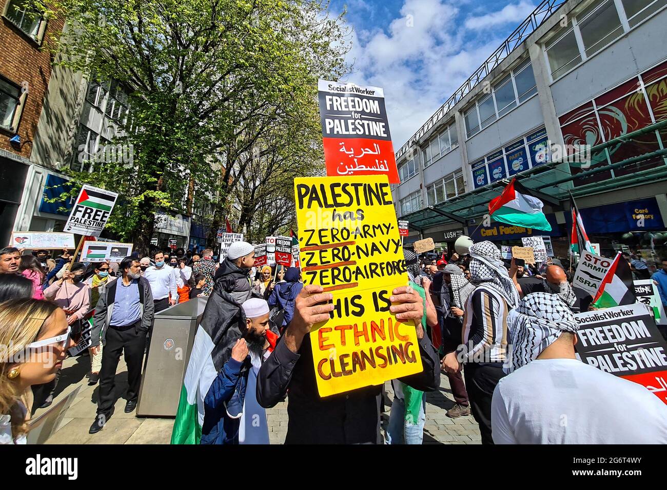 Pictured: Palestinian and local people hold a rally in Swansea, Wales, UK. Sunday 16 May 2021 Re: Palestinian people, joined by local supporters have Stock Photo
