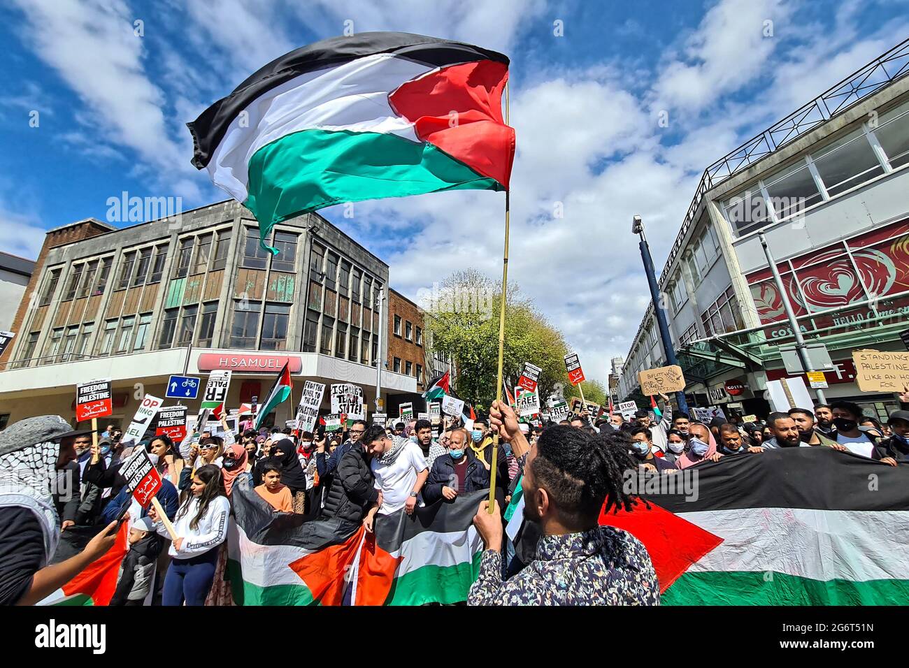 Pictured: Palestinian and local people hold a rally in Swansea, Wales, UK. Sunday 16 May 2021 Re: Palestinian people, joined by local supporters have Stock Photo