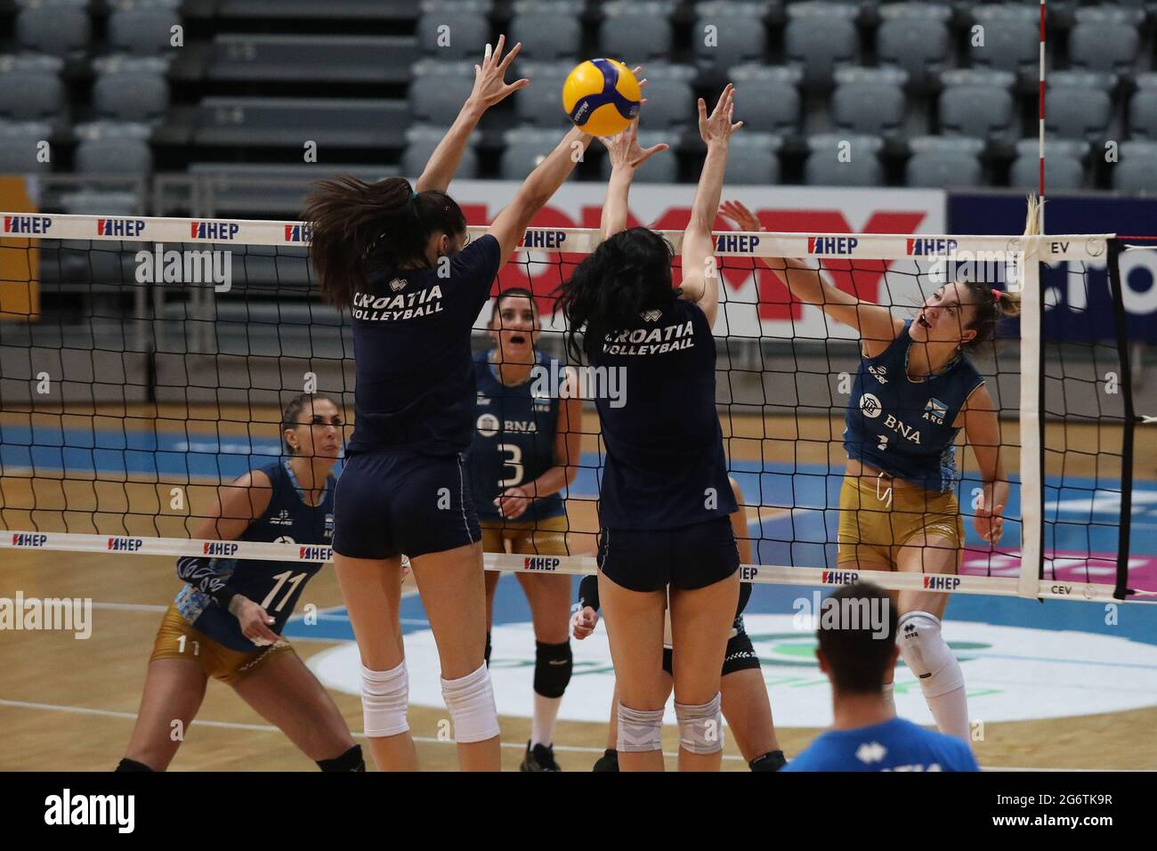 Zadar, Croatia . 14th Nov, 2020. Elina Rodriguez (1 Argentina) in