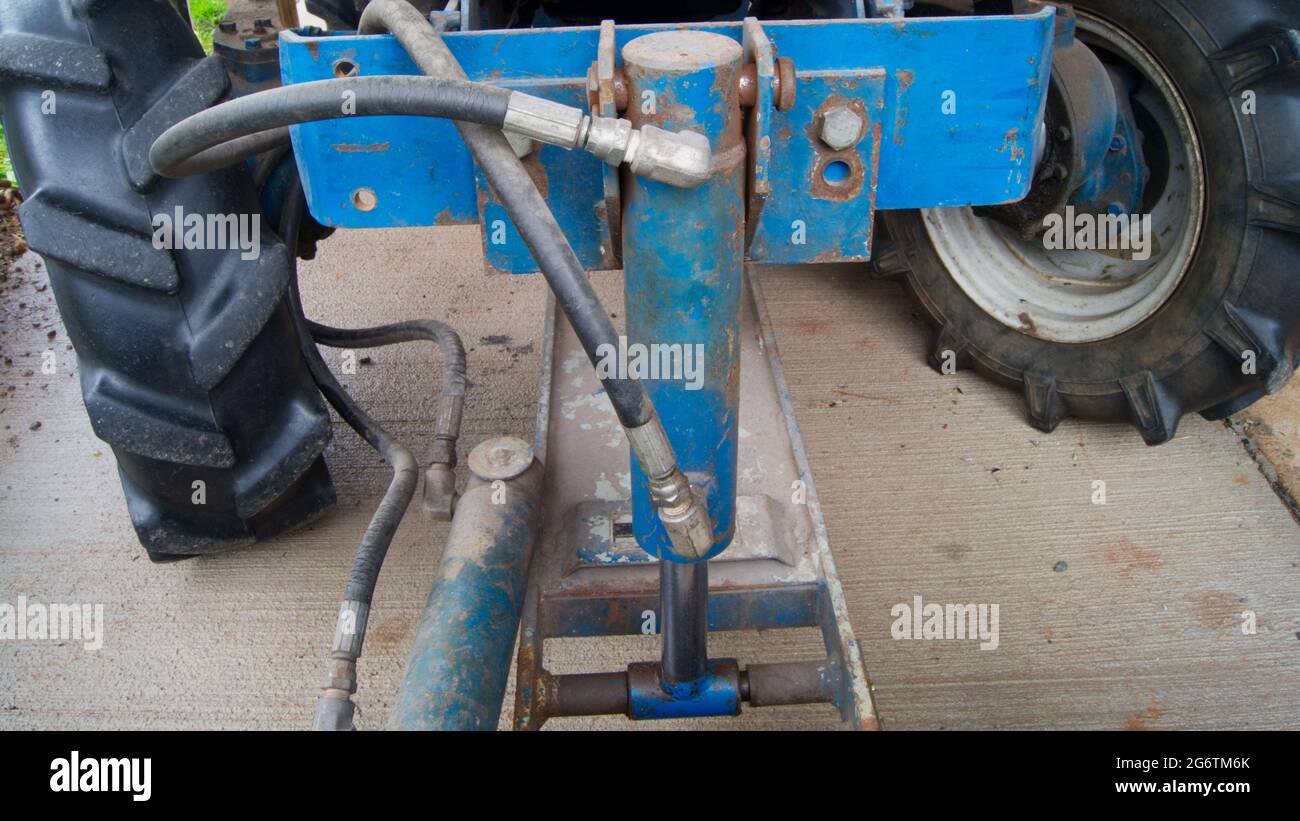 Hydraulic cylinder hires stock photography and images Alamy