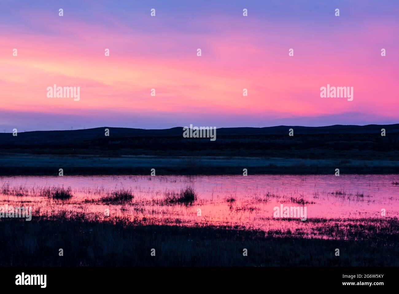 Dawn breaks at Bosque del Apache, New Mexico Stock Photo Alamy