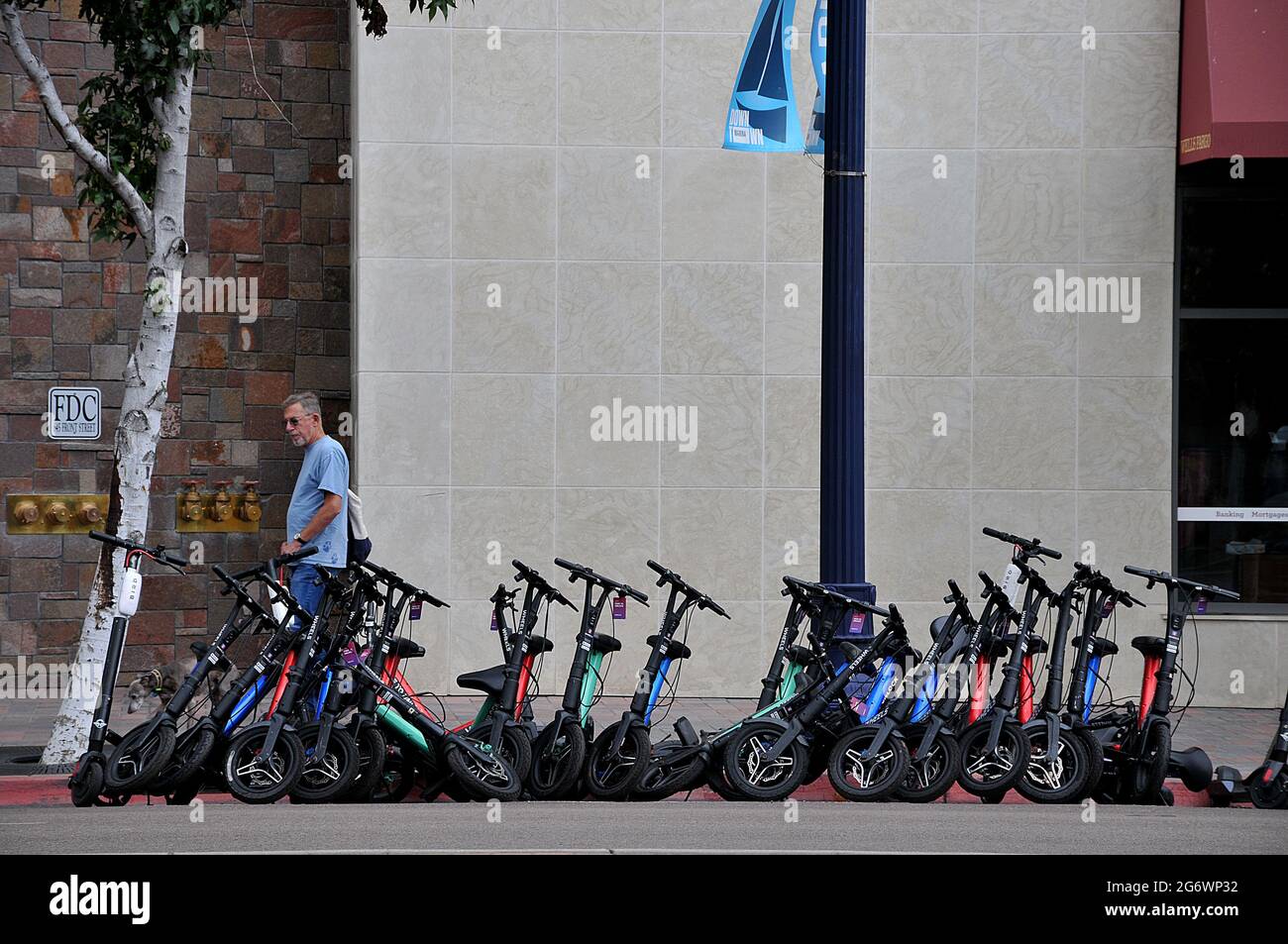 Electric scooters san francisco hires stock photography and images Alamy