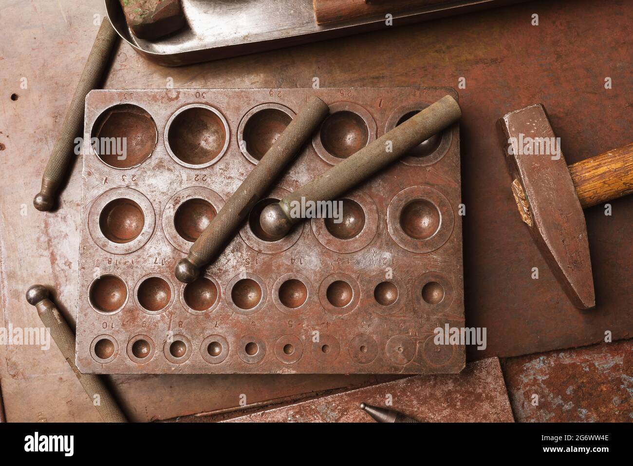 Punch tool hi-res stock photography and images - Alamy