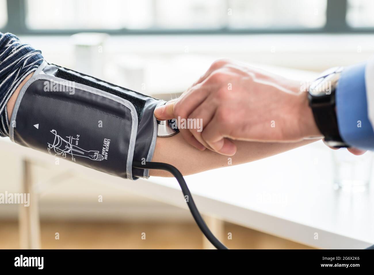 Doctor exam female auscultation hires stock photography and images Alamy