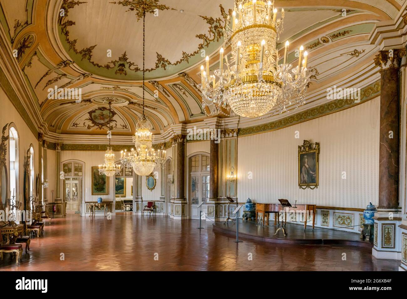 Queluz Palace, Sintra Municipality, Portugal.  The Music Room, or Music Chamber. Construction of the Rococo palace began in 1747 under the supervision Stock Photo