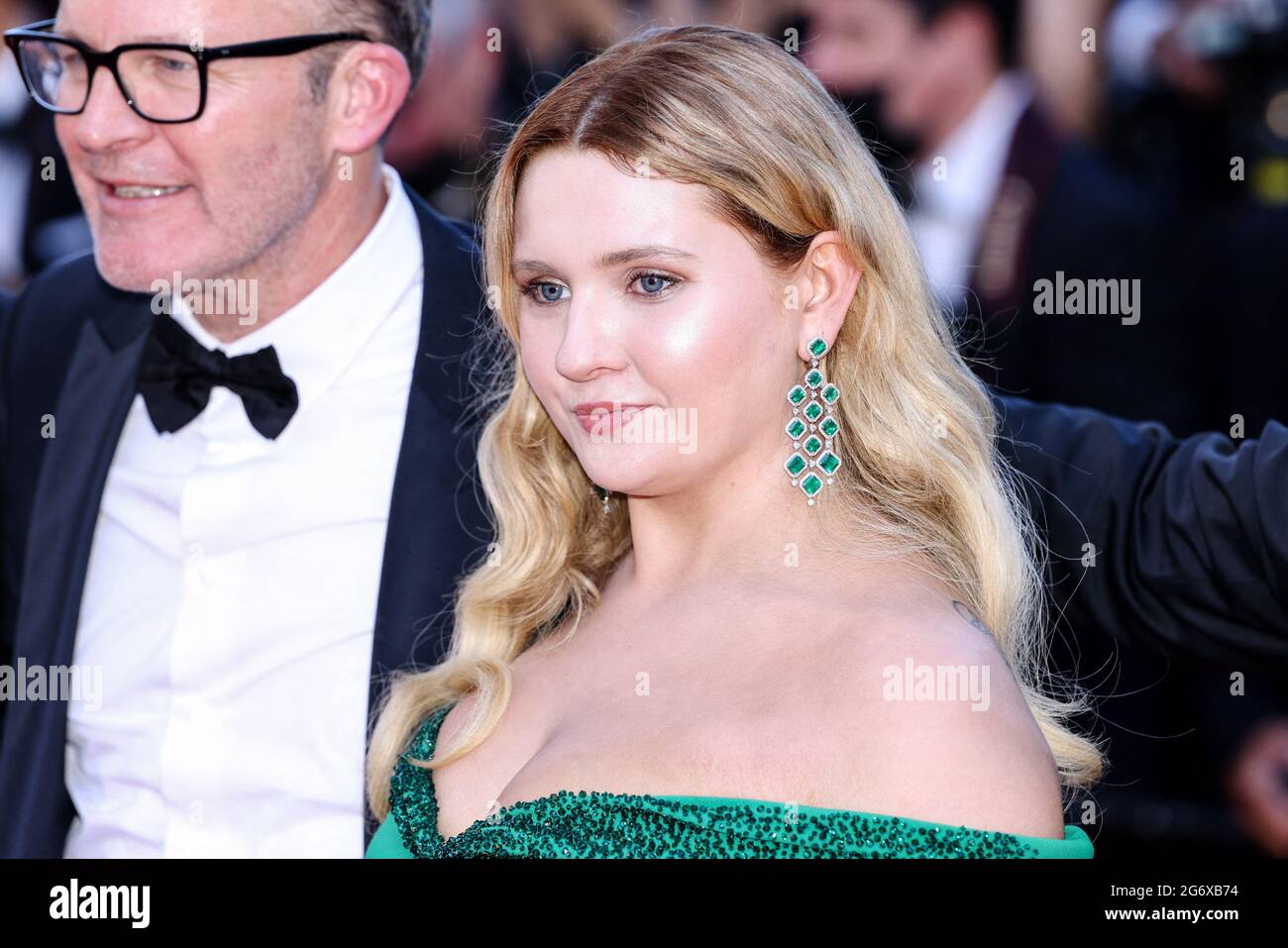 CANNES - JULY 08: Abigail Breslin arrives to the premiere of
