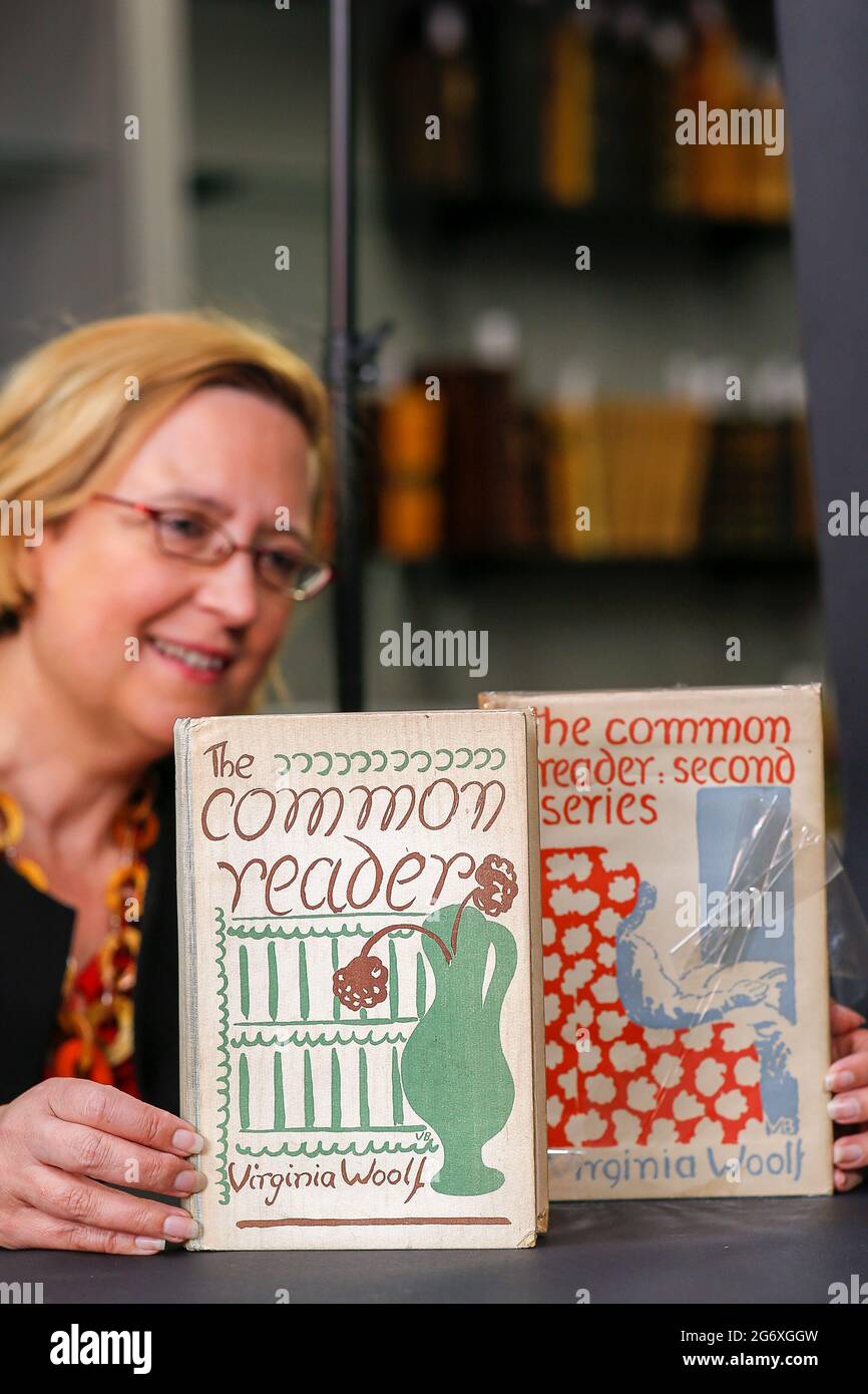 Newpound, Wisborough Green. 09th July 2021. Bellmans' books and manuscripts auction, Wisborough Green, West Sussex. Silke Lohmann posing with the modern edition of Virginia Woolf's the Common Reader at Bellmans Auction House in Wisborough Green. Credit: james jagger/Alamy Live News Stock Photo