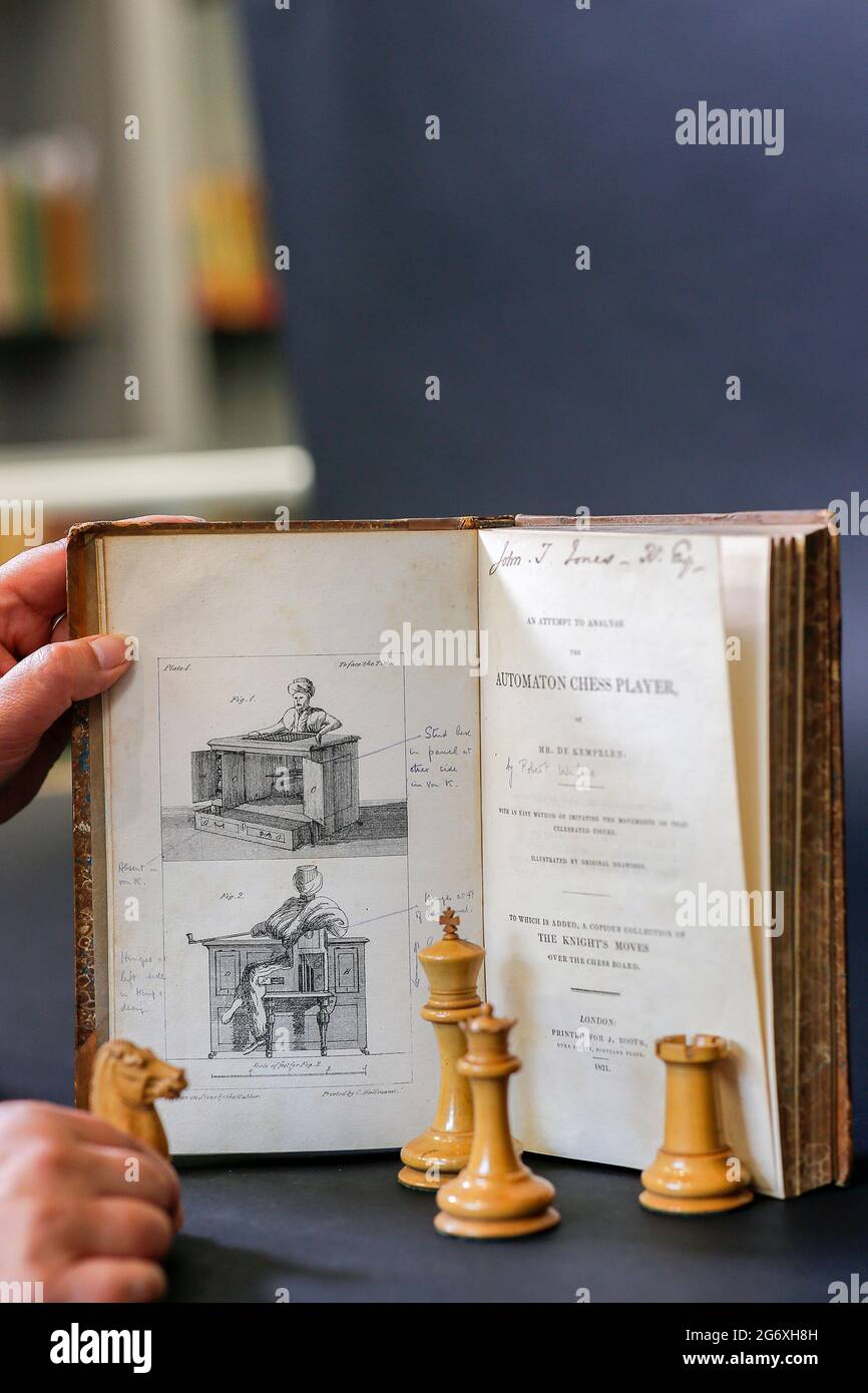 116 The Automaton Chess Player Stock Photos, High-Res Pictures, and Images  - Getty Images