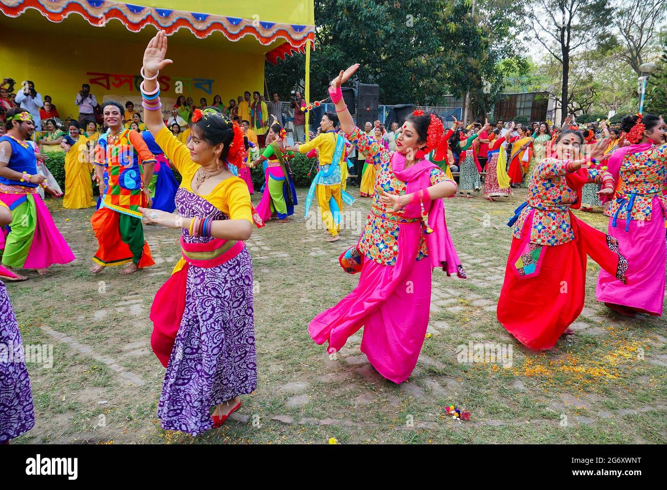 Kolkata, India 9th March 2020 Girl dancers dressed in sari