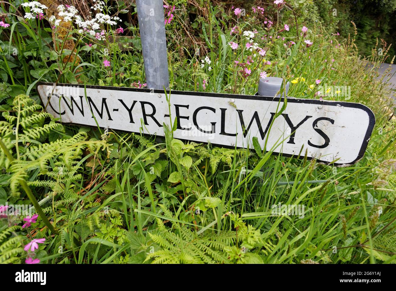 Pictured: The sign for the village of Cwm-yr-Eglwys. Wednesday 02 June 2021 Re:  The village of Cwm-yr-Eglwys where most of the houses are holiday hom Stock Photo
