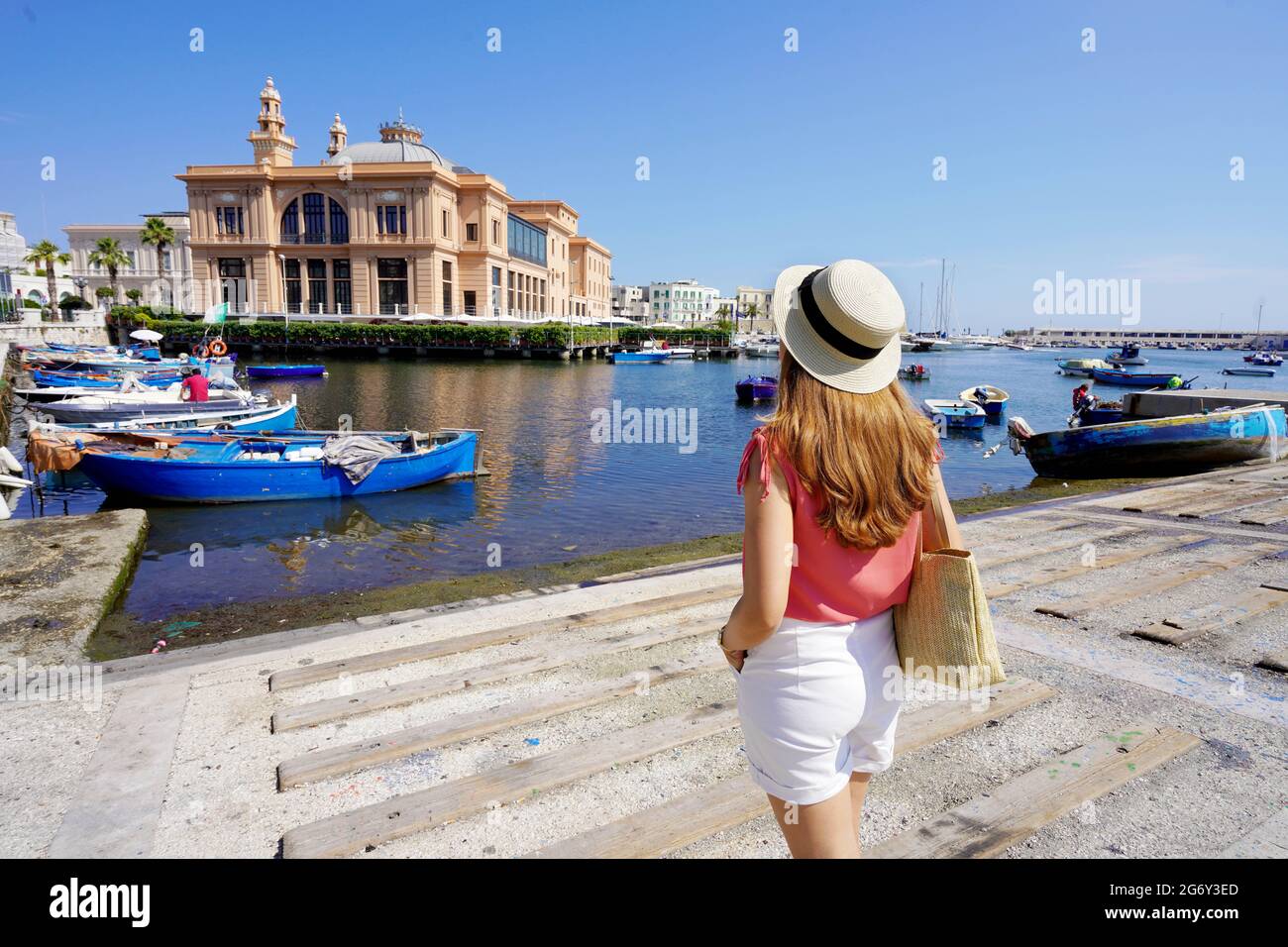 Italian fisherman in hat High 