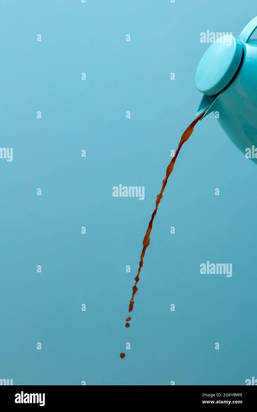 Pouring powder drinks hires stock photography and images Alamy