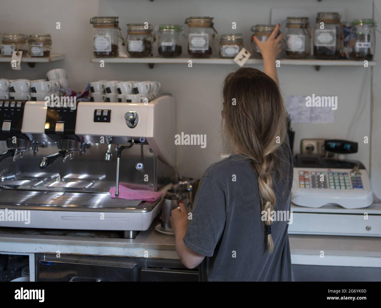 Coffee weighing machine hi-res stock photography and images - Alamy