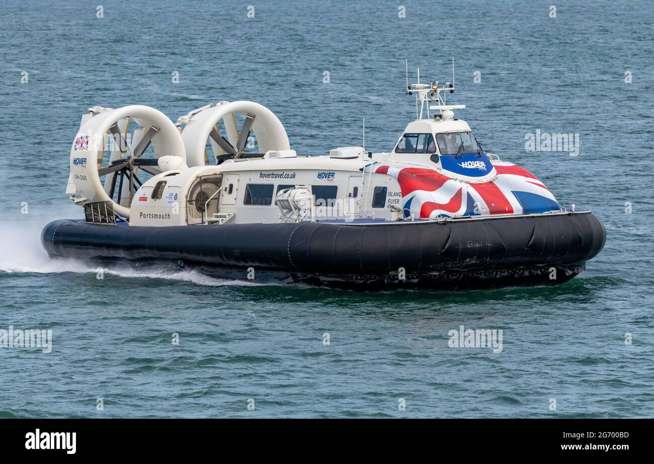 hoverspeed hovertravel hovercraft from portsmouth and southsea to the ...