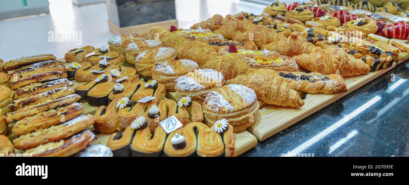 Patisserie Display High Resolution Stock Photography And Images Alamy Patisserie Display High Resolution Stock Photography And Images Alamy
