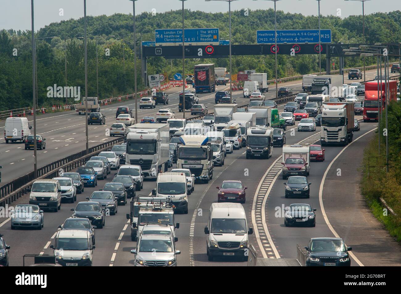 Iver, Buckinghamshire, UK. 9th July, 2021. Traffic was heavy on the M25