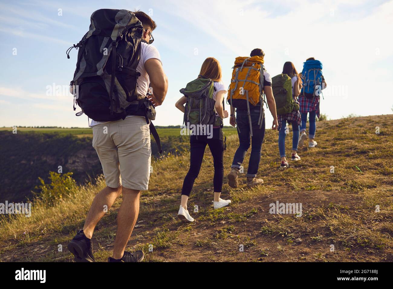 Mountain climbing group hi-res stock photography and images - Alamy