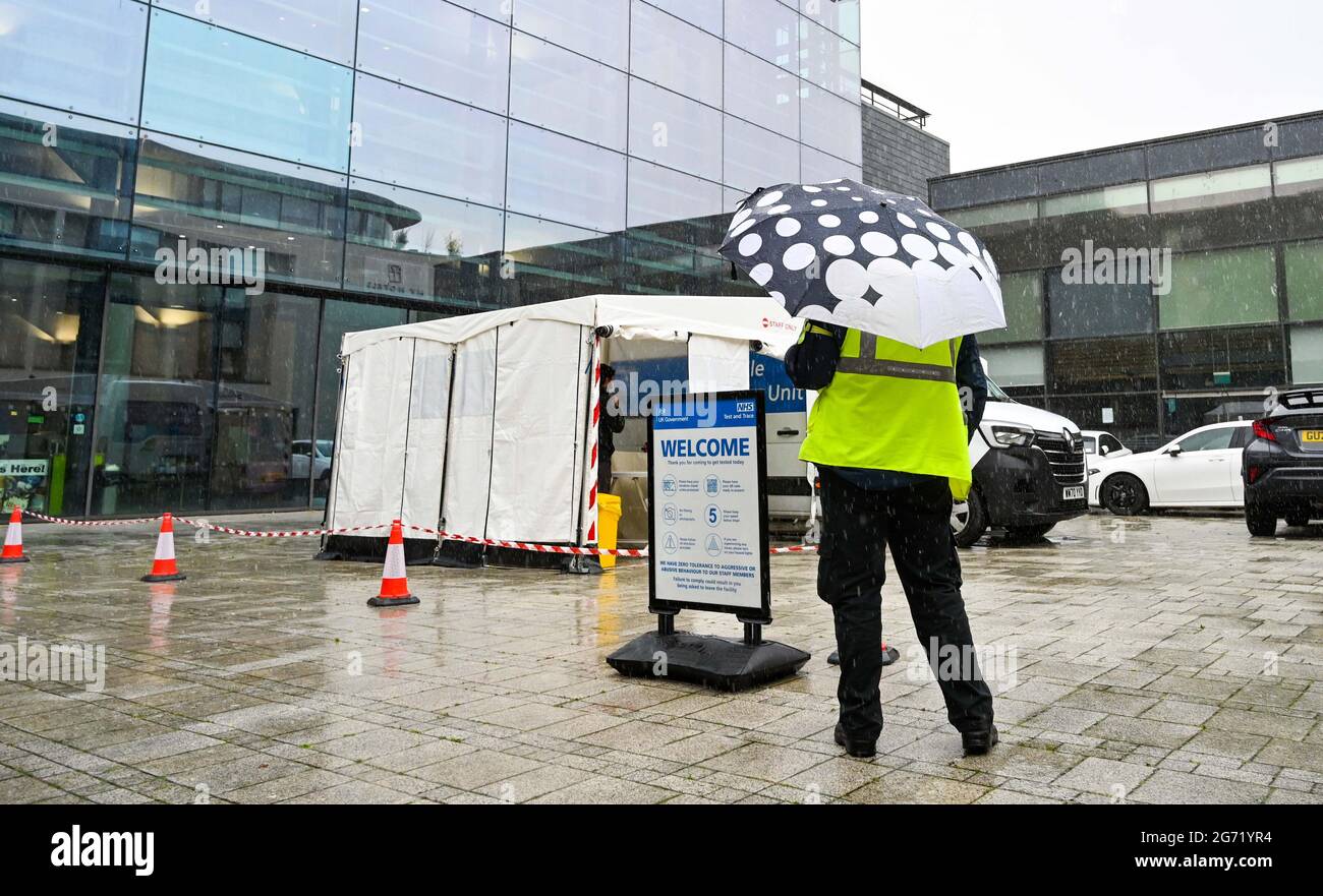 Brighton, UK. 10th July 2021. - A  mobile NHS COVID-19 Surge Testing Centre has been set up in Jubilee Square Brighton . There has been a steep rise in positive COVID-19 cases in the city over the last 2 weeks : Credit Simon Dack / Alamy Live News Stock Photo