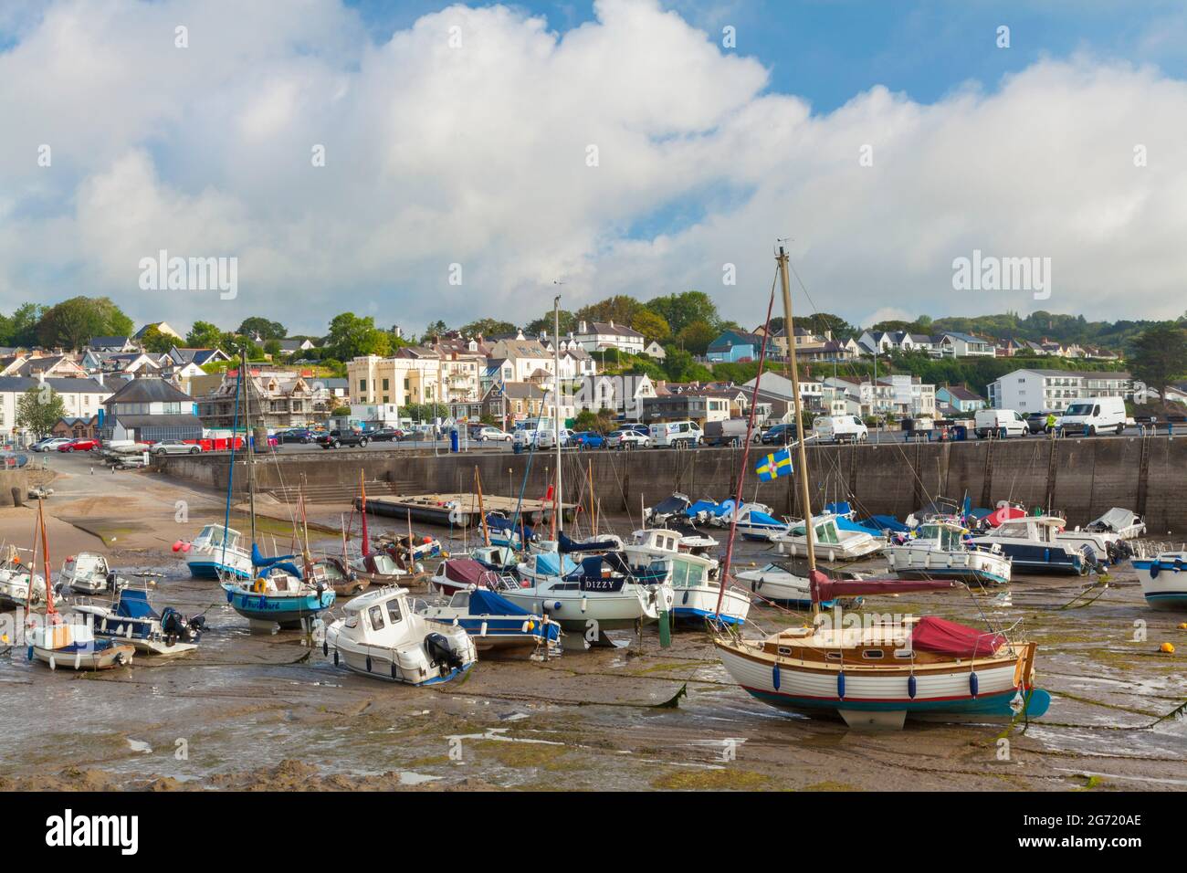 saundersfoot-harbour-pembrokeshire-wales-uk-stock-photo-alamy