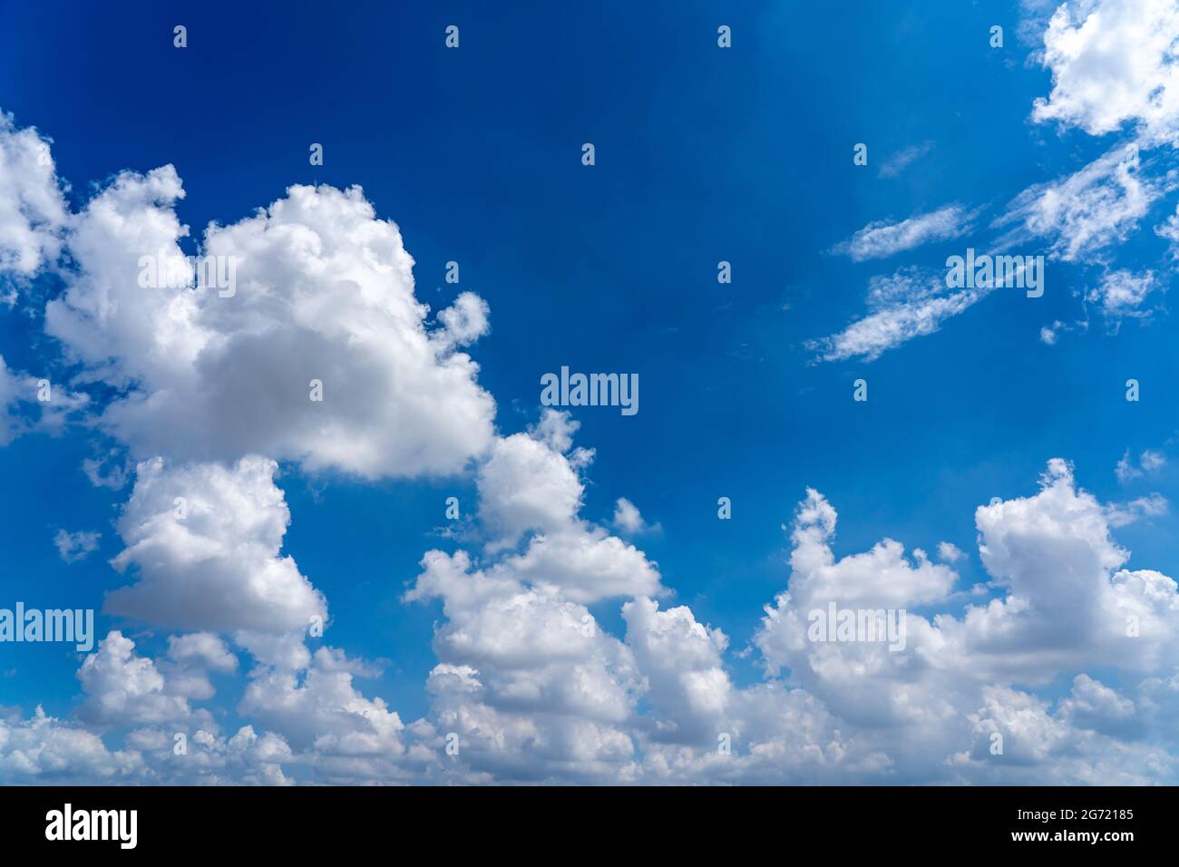 Beautiful blue sky backgrounds with white clouds Stock Photo - Alamy