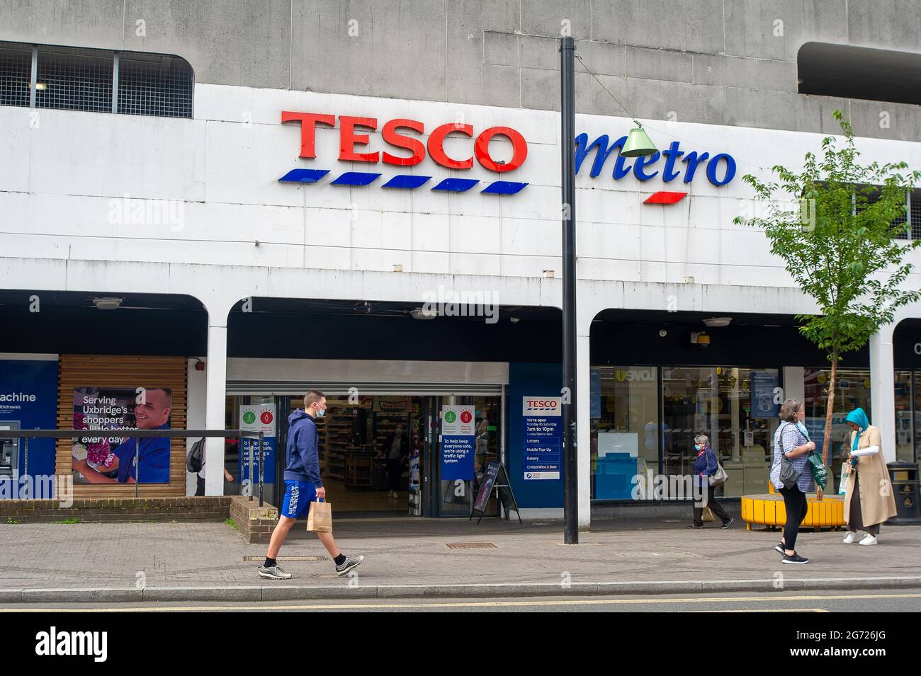 Tesco metro tescos supermarket hires stock photography and images Alamy