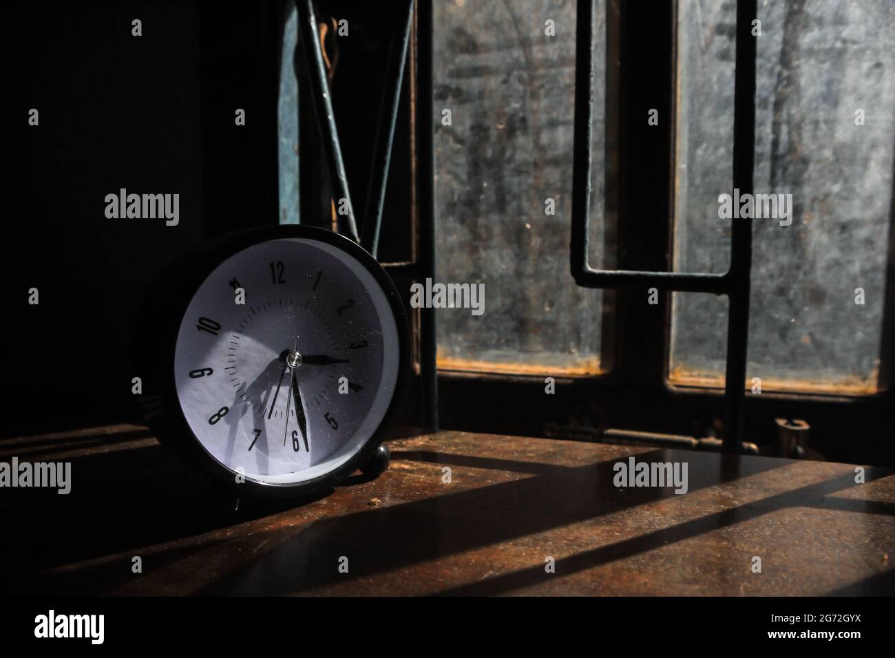 Vintages clock hi-res stock photography and images - Alamy
