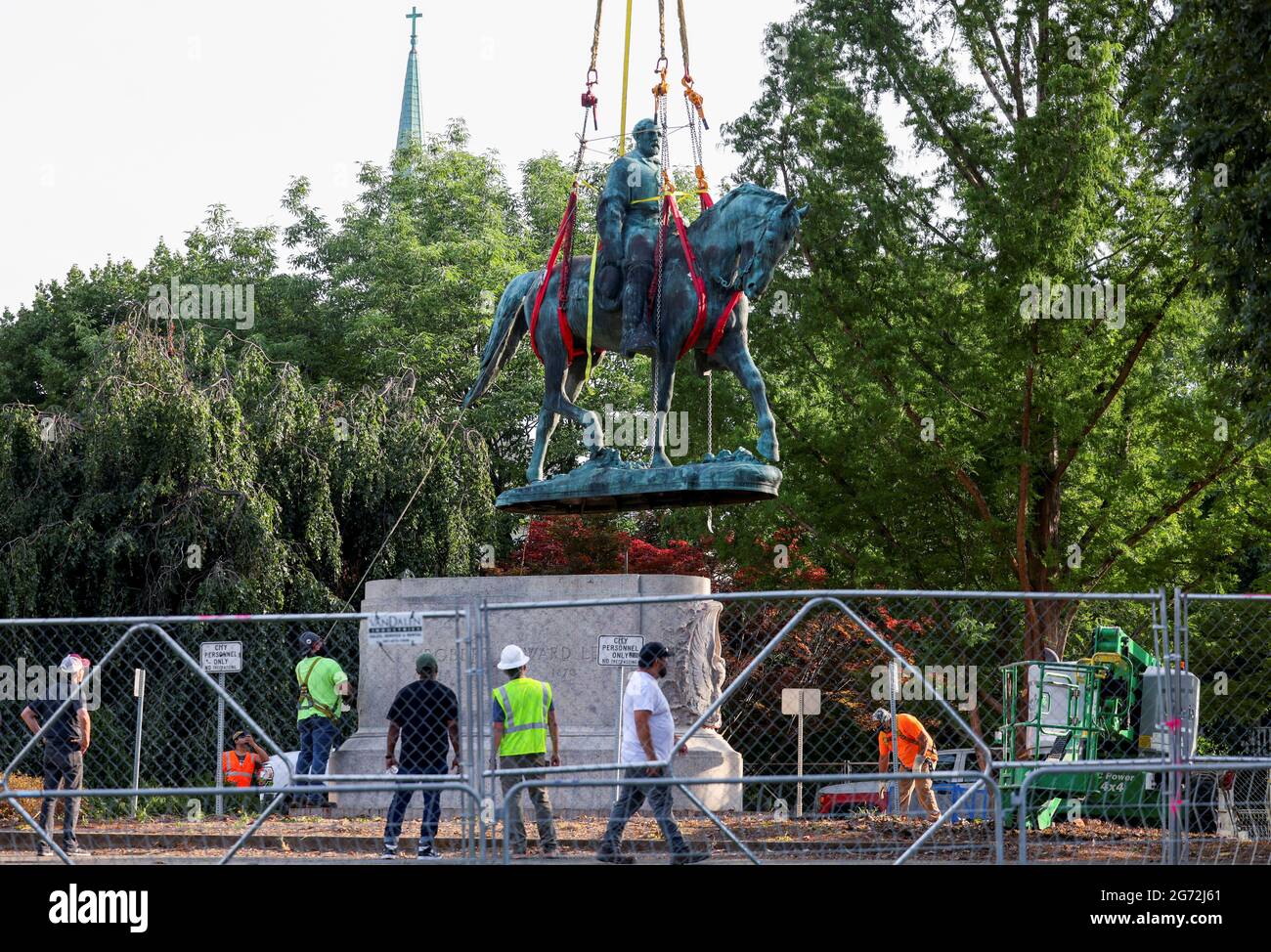 Robert lee statue charlottesville hires stock photography and images