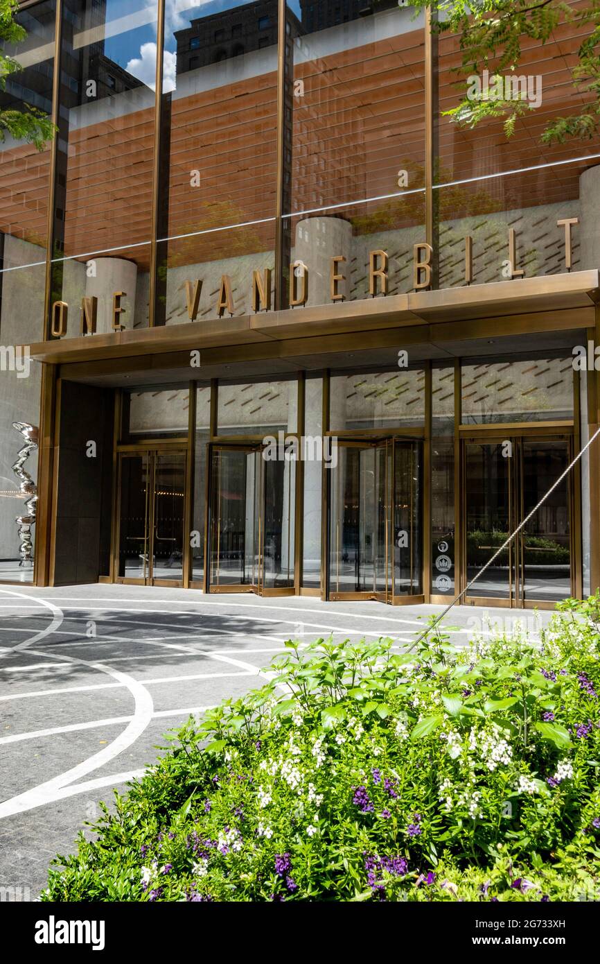 The newly opened pedestrian plaza separates Grand Central Terminal and supertall One Vanderbilt in New York City, USA Stock Photo