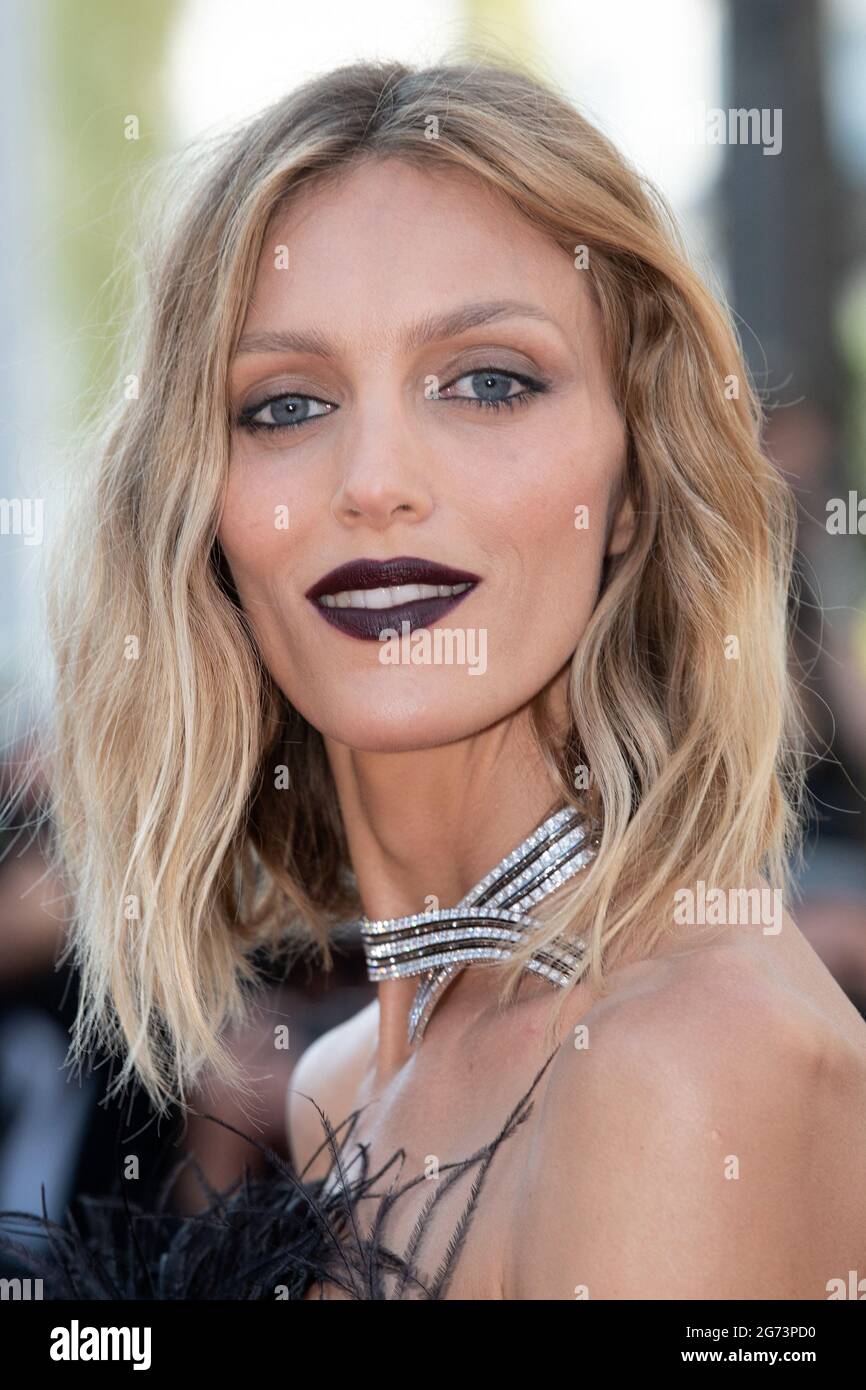 Model Anja Rubik attends the de son vivant (Peaceful) screening during