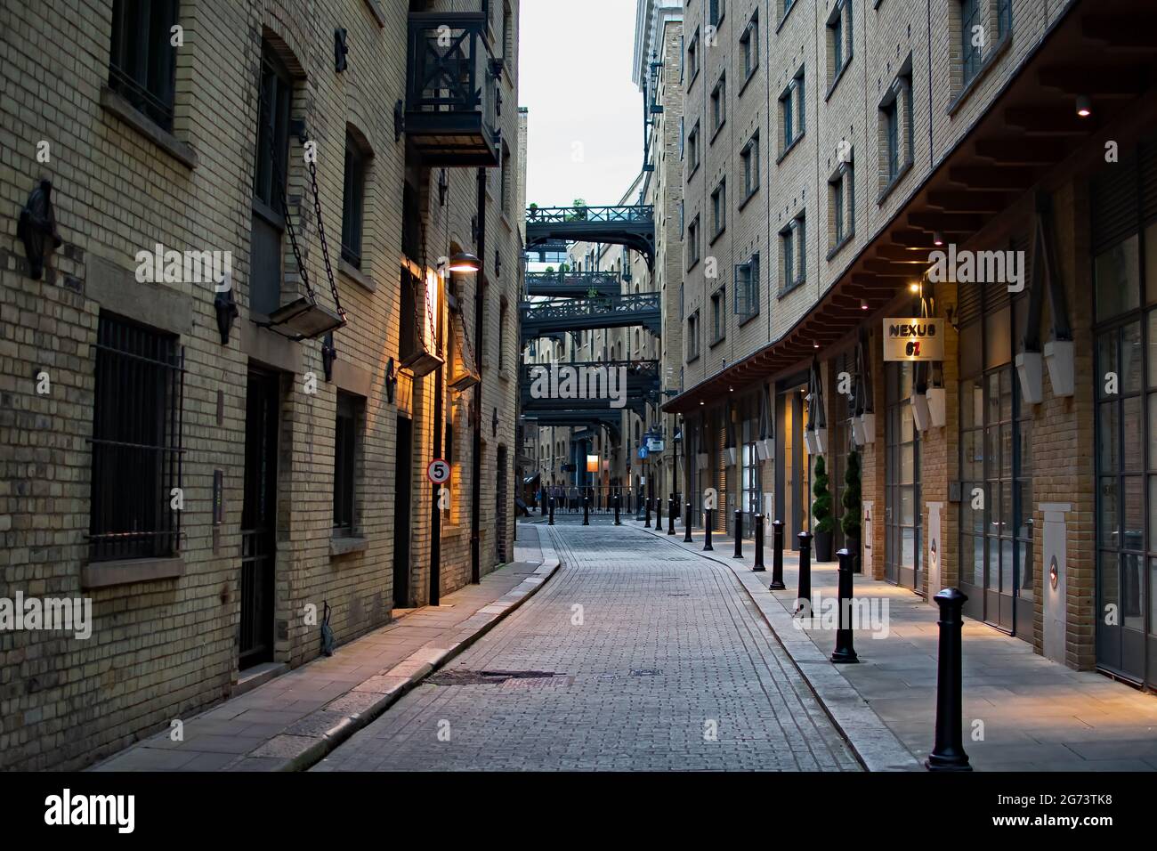 Wharf side pathway hi-res stock photography and images - Alamy