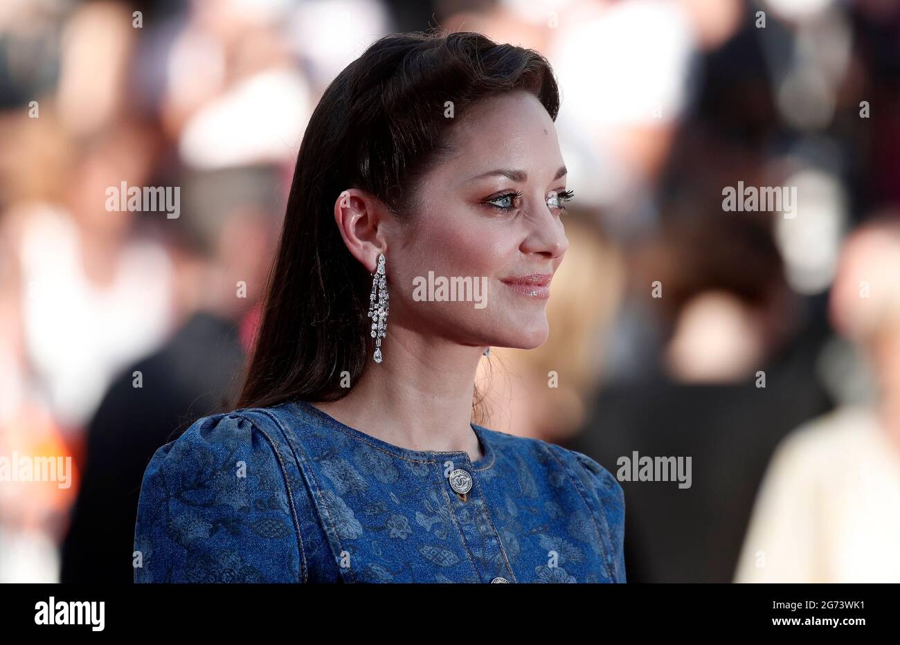 Cannes France July 10 21 Xinhua French Actress Marion Cotillard Poses As She Arrives For The Screening Of The Film De Son Vivant At The 74th Edition Of The