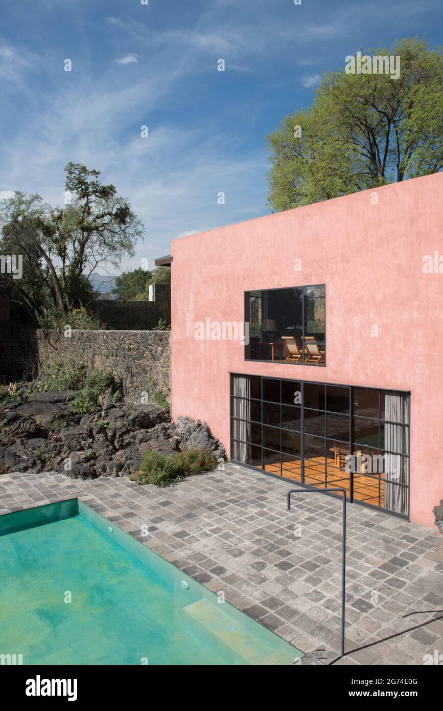Casa Pedregal by Luis Barragan. Pedregal, Mexico City Casa Prieto Lopez