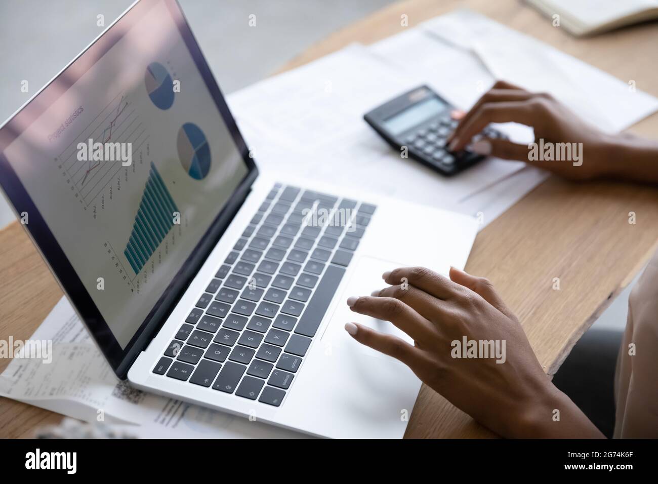 African american woman working hi-res stock photography and images - Alamy