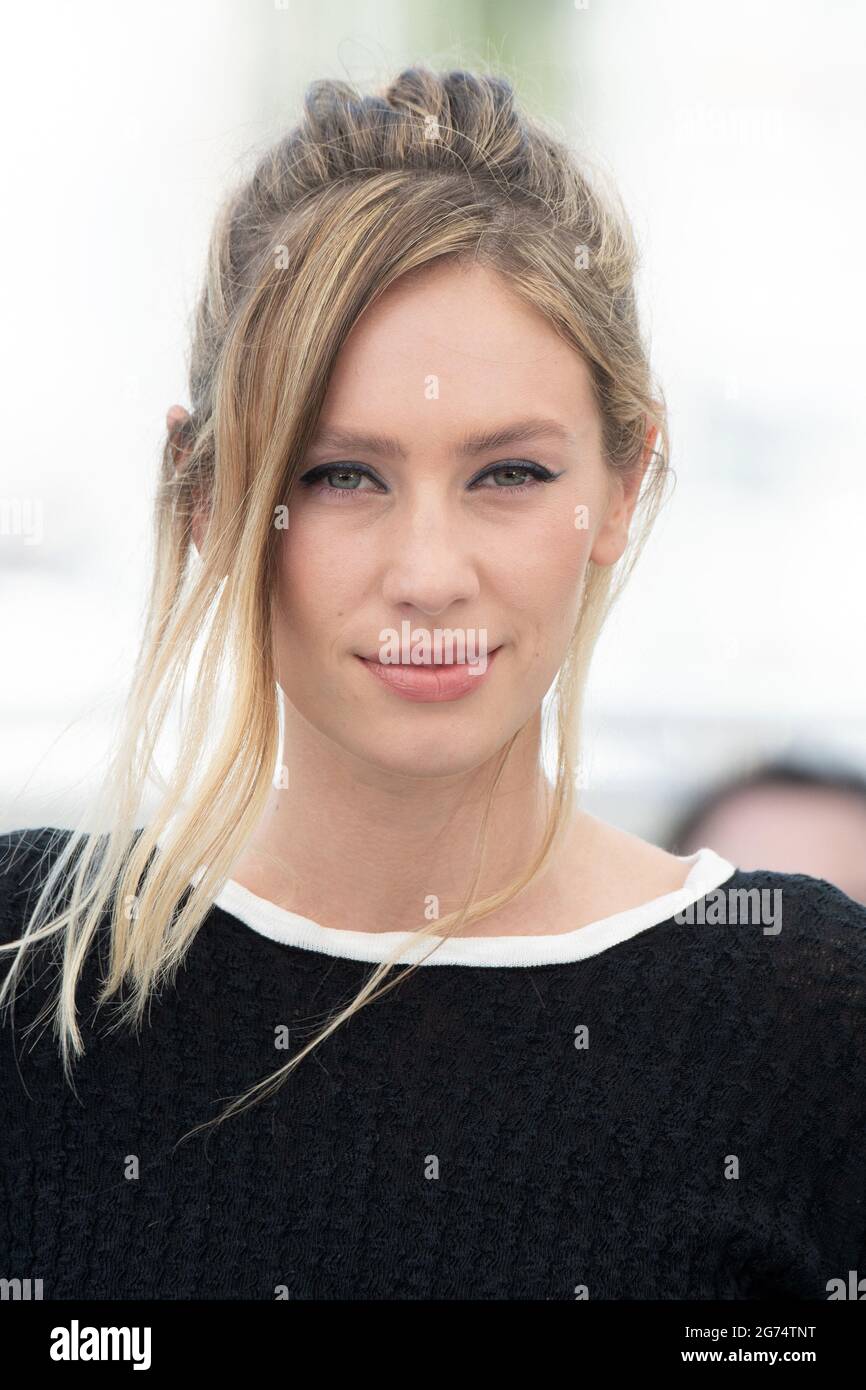 Dylan Penn attends the Flag Day photocall during the 74th annual Cannes