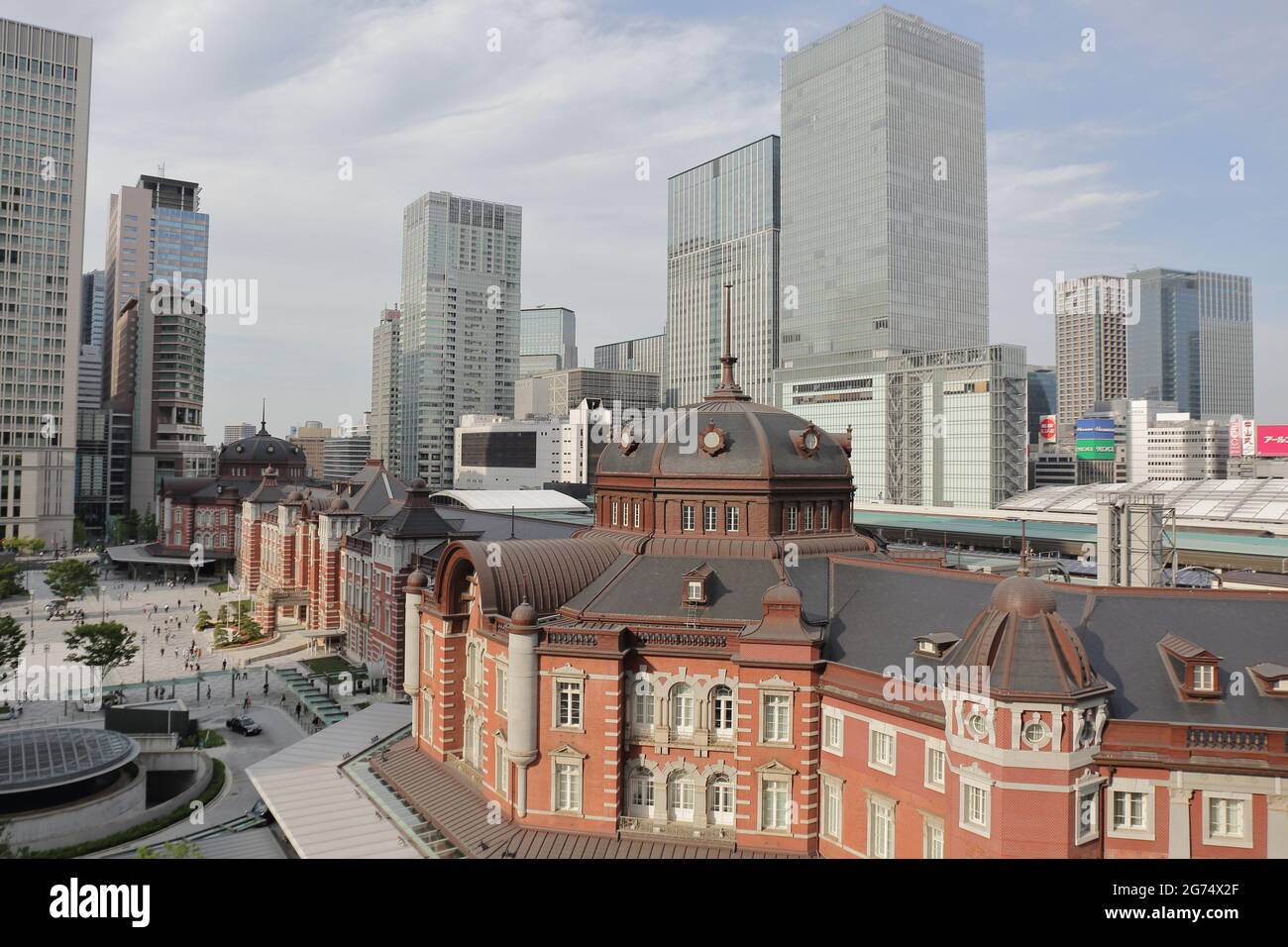 the excellent view of Tokyo station from the KITTE GARDEN, which is on the 6F of the KITTE MARUNOUCHI building in Japan Stock Photo