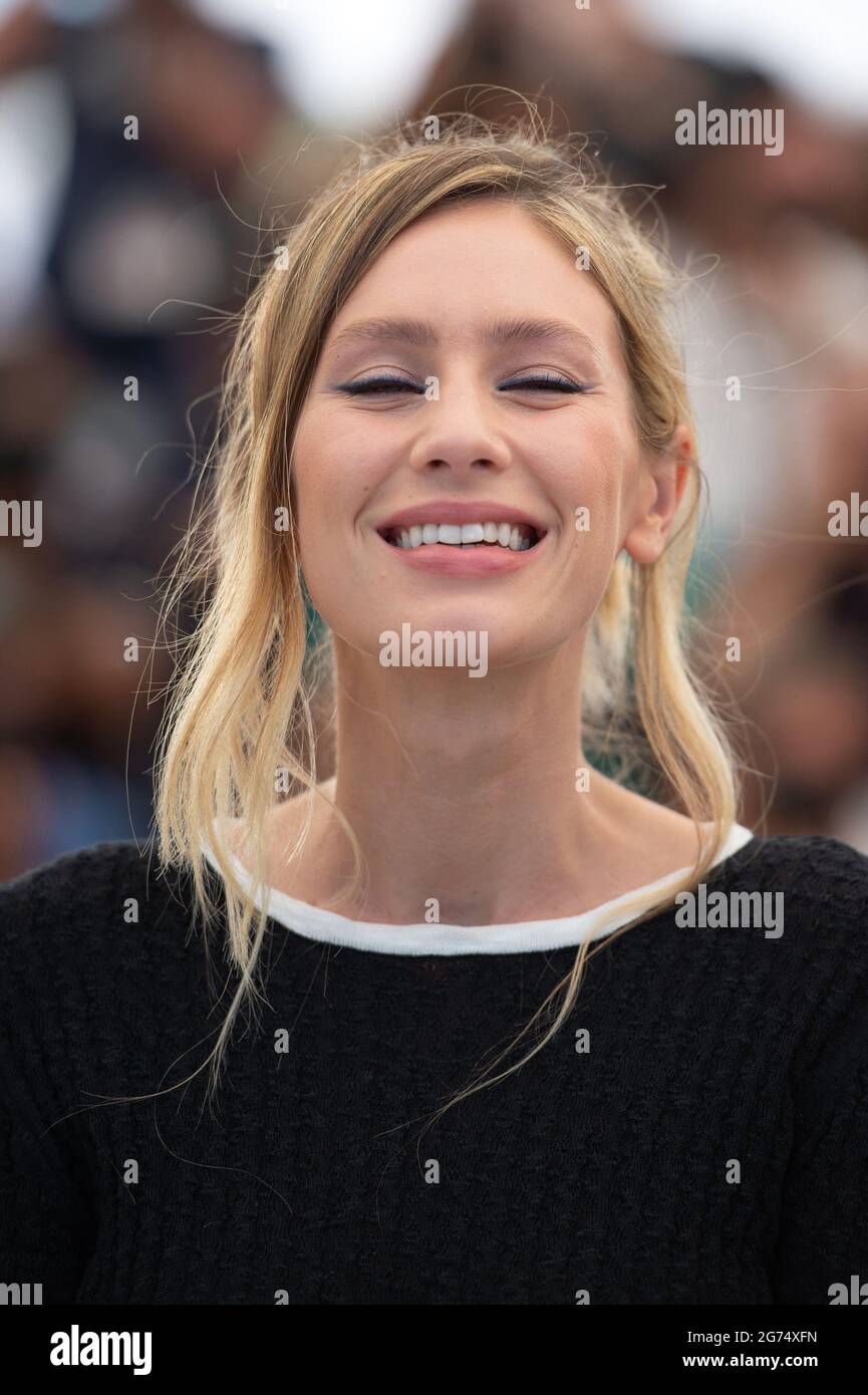 Dylan Penn attending the Flag Day Photocall as part of the 74th Cannes