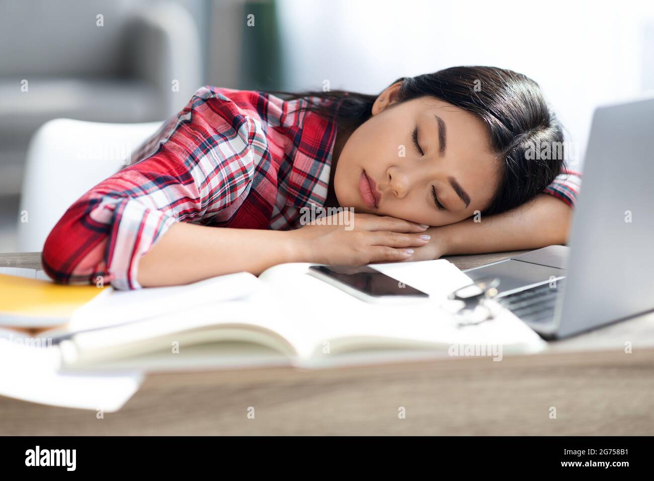 Сплю со студенткой. Прическа спящий студент. Chinese sleeping student at the Desk. Фото я измученная.