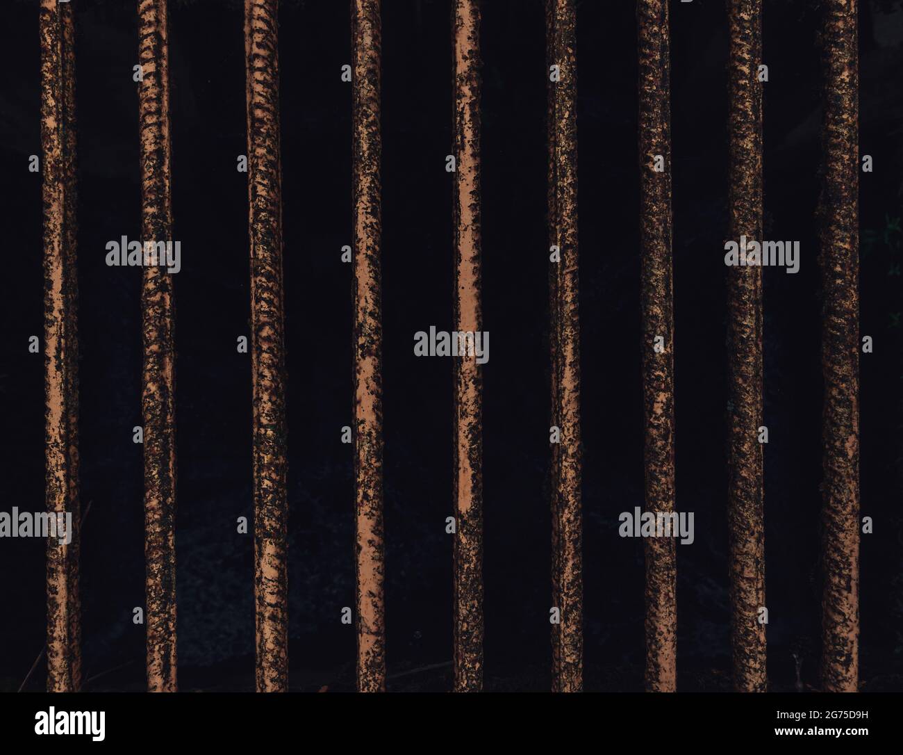 Rusty Silver Bar Thin metal bars hi-res stock photography and images - Alamy