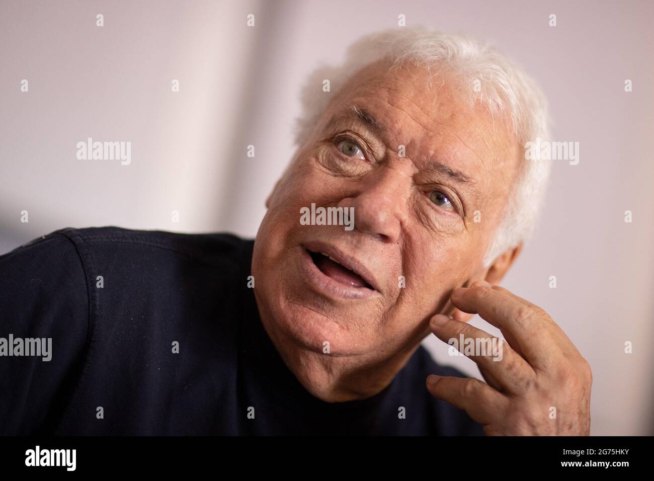 11 July 2021, Italy, Rome: Former Italian tennis player and two-time French Open winner Nicola Pietrangeli speaks to the media ahead of the men's singles final match of the 2021 Wimbledon Tennis Championships. Photo: Oliver Weiken/dpa Stock Photo