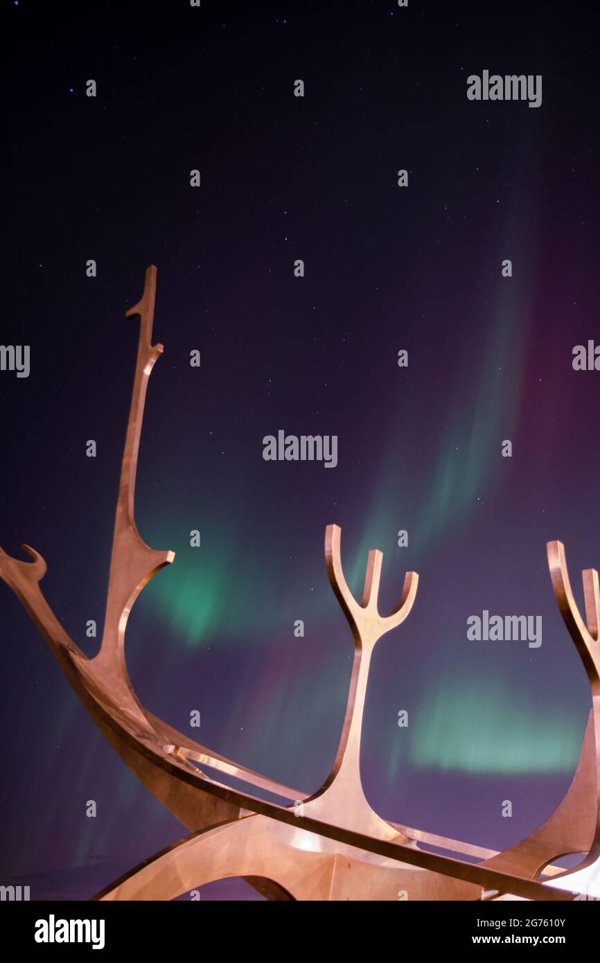 Northern lights and viking sculpture Stock Photo Alamy