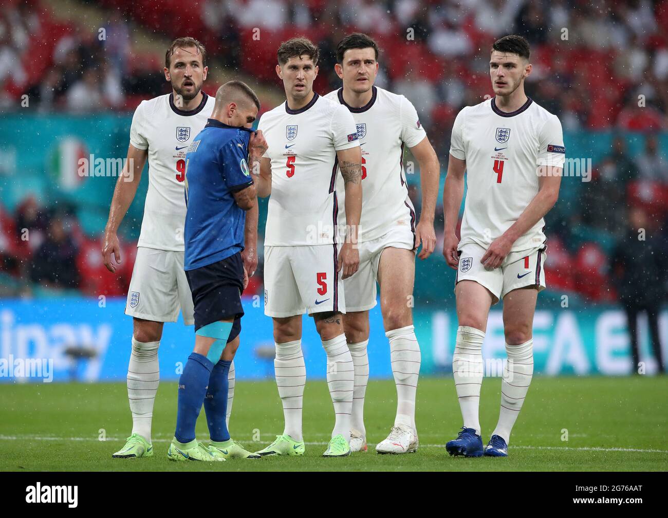 England S Harry Kane John Stones Harry Maguire And Declan Rice Line Up With Italy S Marco Verratti During The Uefa Euro Final At Wembley Stadium London Picture Date Sunday July 11 21