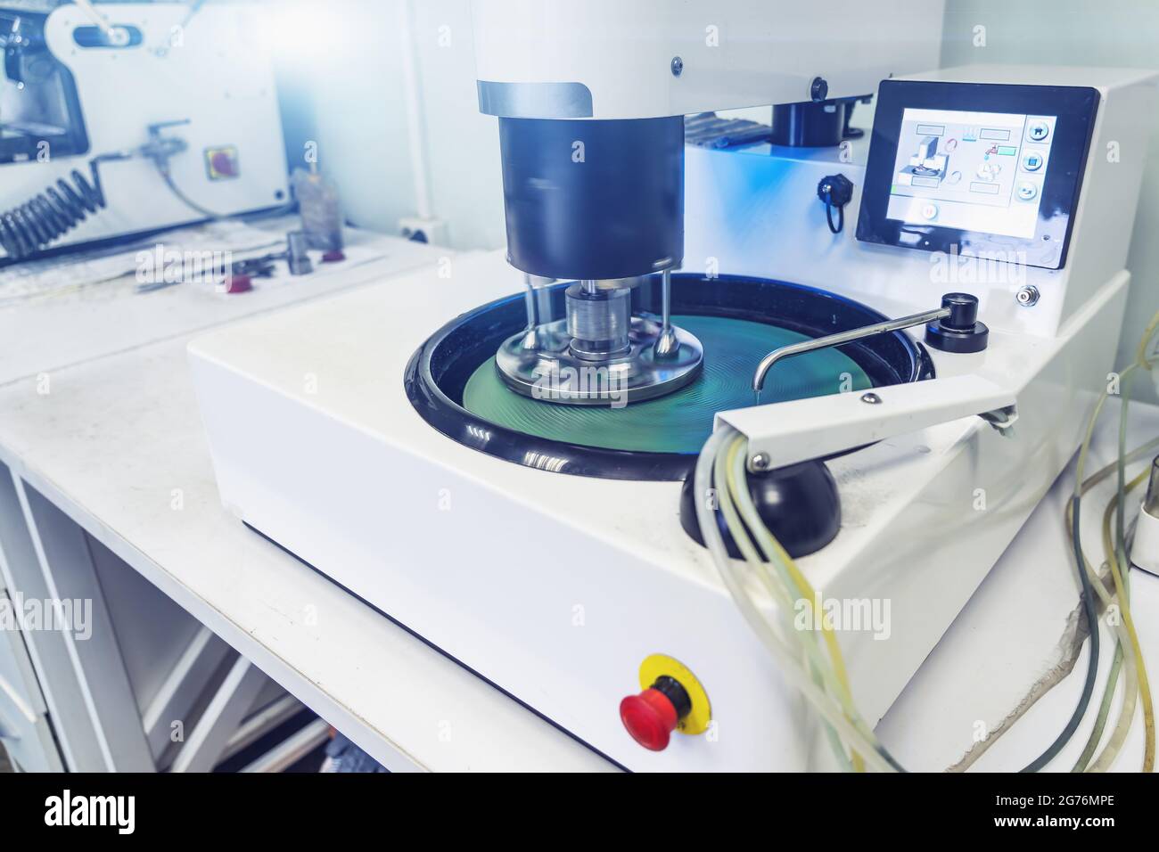 Automated centrifuge hi-res stock photography and images - Alamy