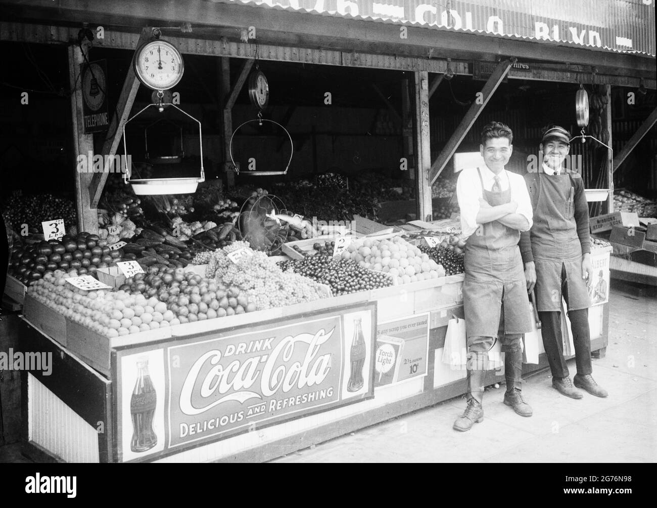 Fruit Stand Workers, Pasadena, California, 1931 Stock Photo Alamy