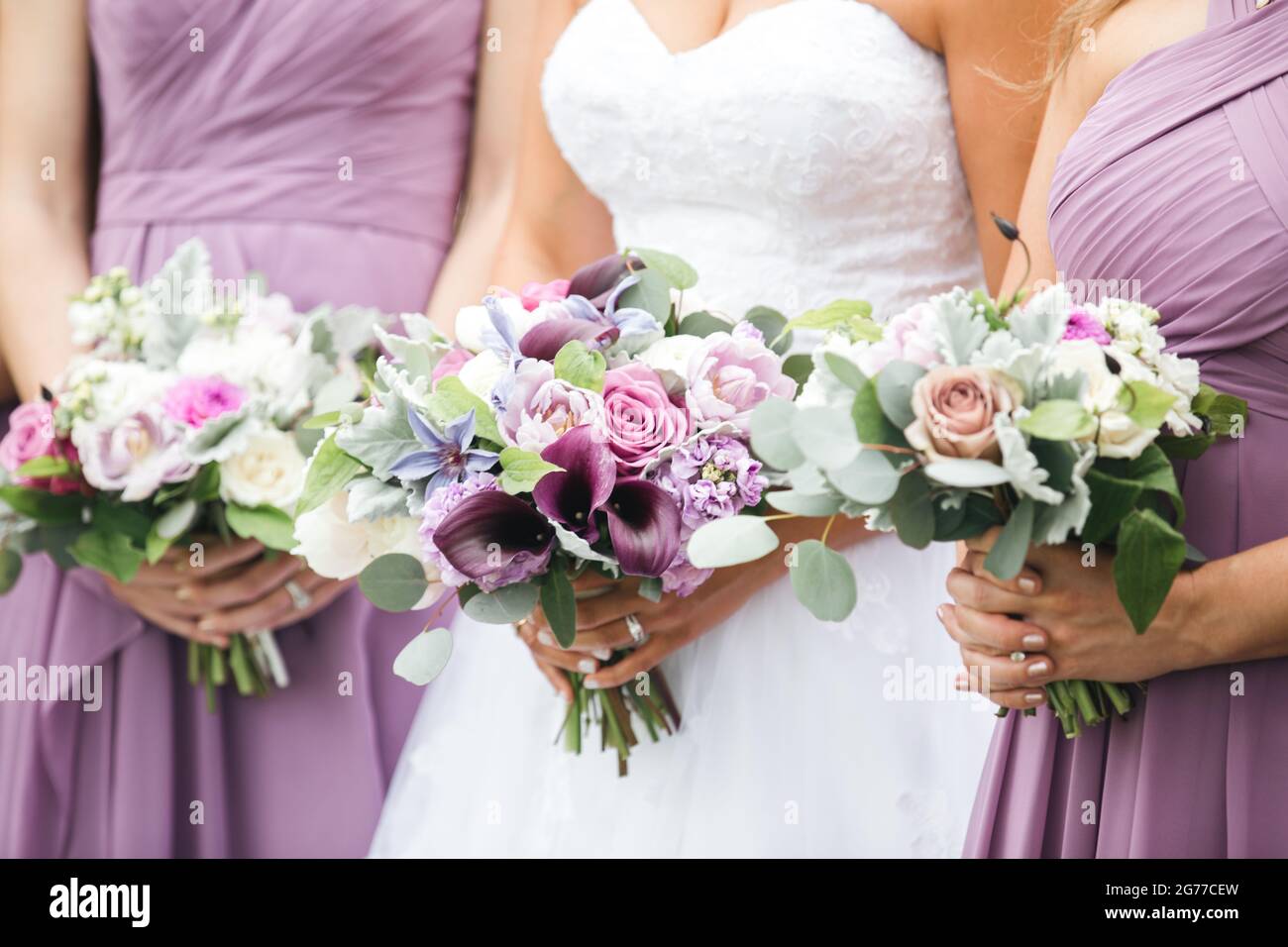 Bridal party hi-res stock photography and images - Alamy