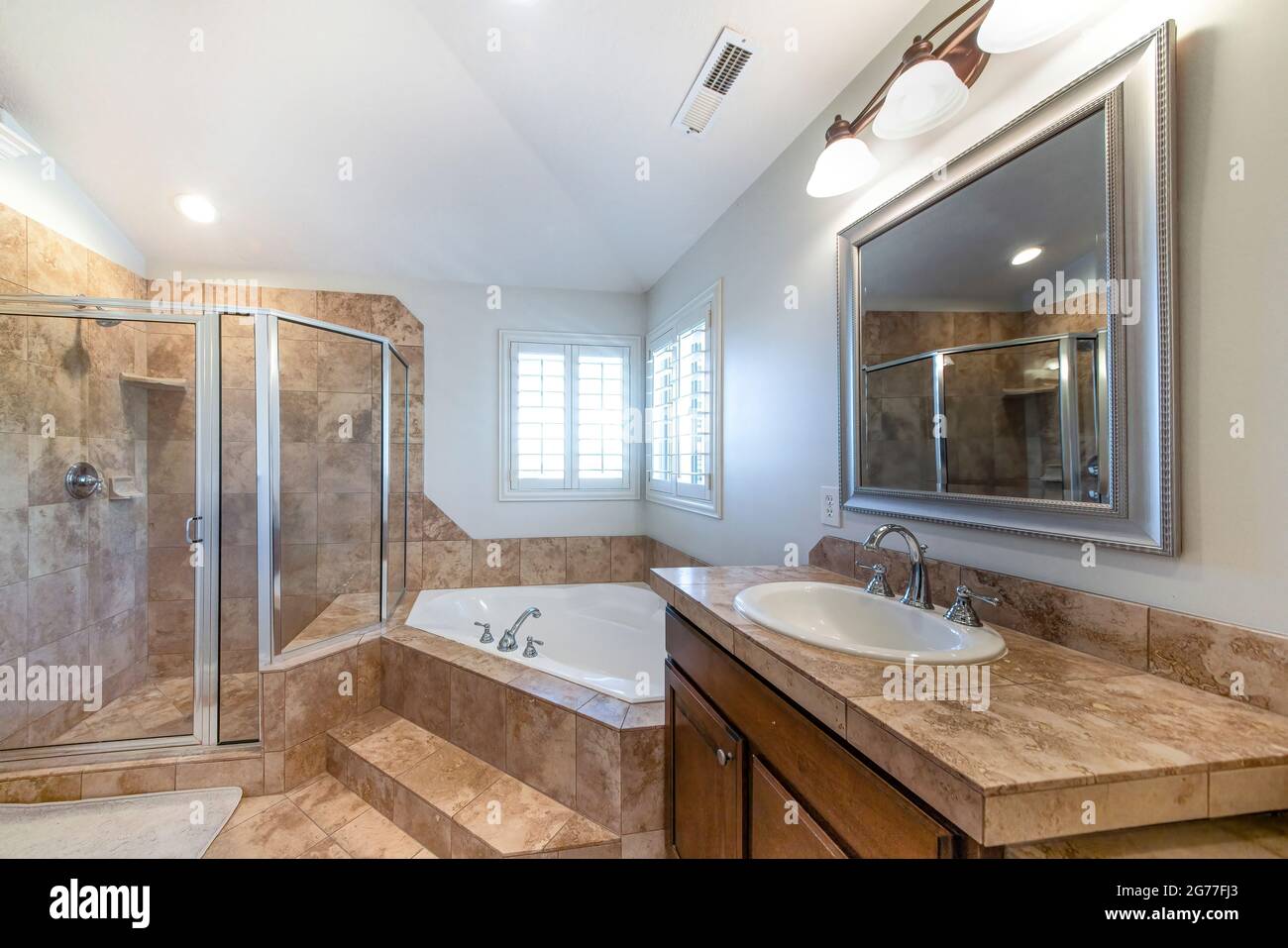 Corner bathtub hires stock photography and images Alamy