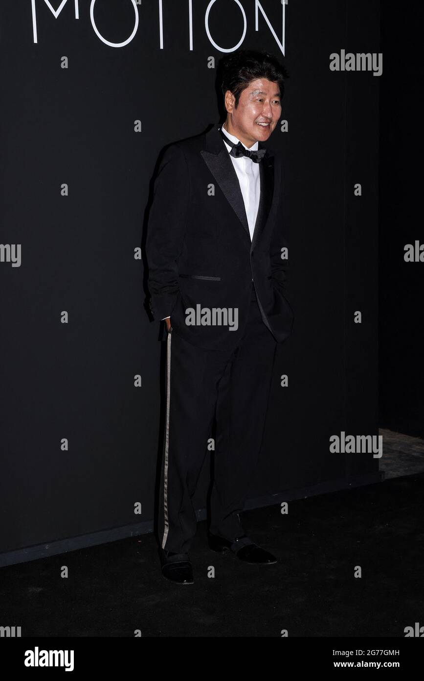 Cannes, France. 11th July, 2021. CANNES - JULY 11: Song Kang-Ho attends to the dinner of ' KERING ' during the 74th Cannes Film Festival on July 11, 2021 at Palais des Festivals in Cannes, France. (Photo by Lyvans Boolaky/ÙPtertainment/Sipa USA) Credit: Sipa USA/Alamy Live News Stock Photo