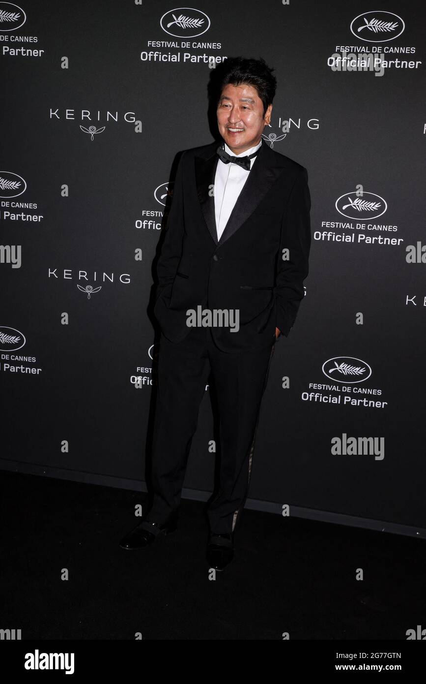 Cannes, France. 11th July, 2021. CANNES - JULY 11: Song Kang-Ho attends to the dinner of ' KERING ' during the 74th Cannes Film Festival on July 11, 2021 at Palais des Festivals in Cannes, France. (Photo by Lyvans Boolaky/ÙPtertainment/Sipa USA) Credit: Sipa USA/Alamy Live News Stock Photo