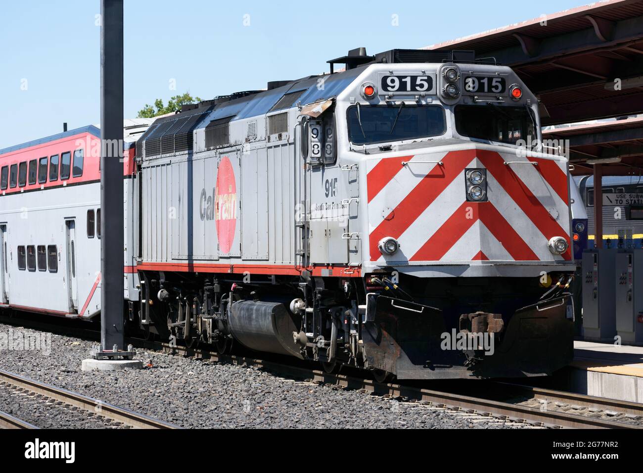 EMD F40PH diesel-electric locomotive in Caltrain livery at San Jose Diridon train station. - San Jose, California, USA - 2021 Stock Photo