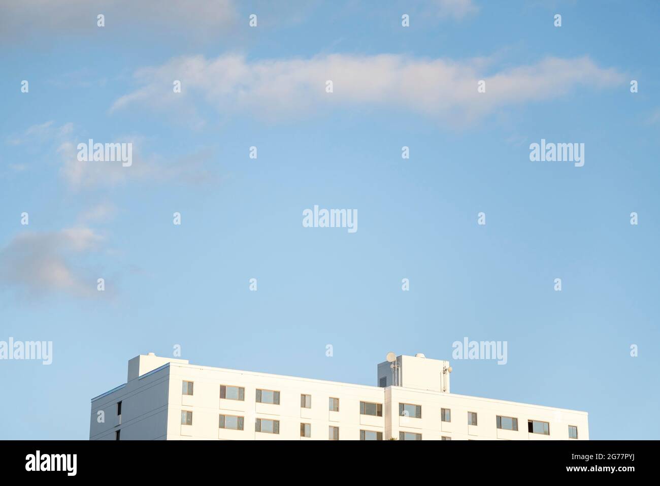 Top part of a white building at Tacoma in Washington Stock Photo - Alamy
